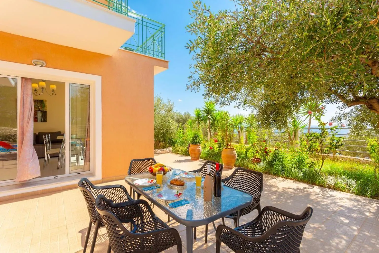 Villa Eri Lourdata