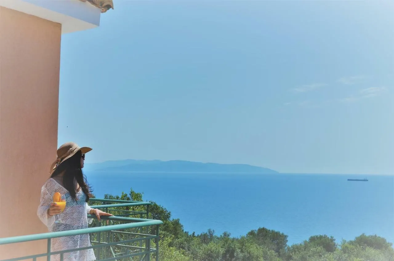 Villa Eri Lourdata  Greece